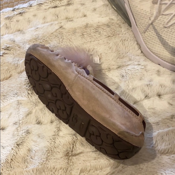 Ugg - Picture 2 of 3